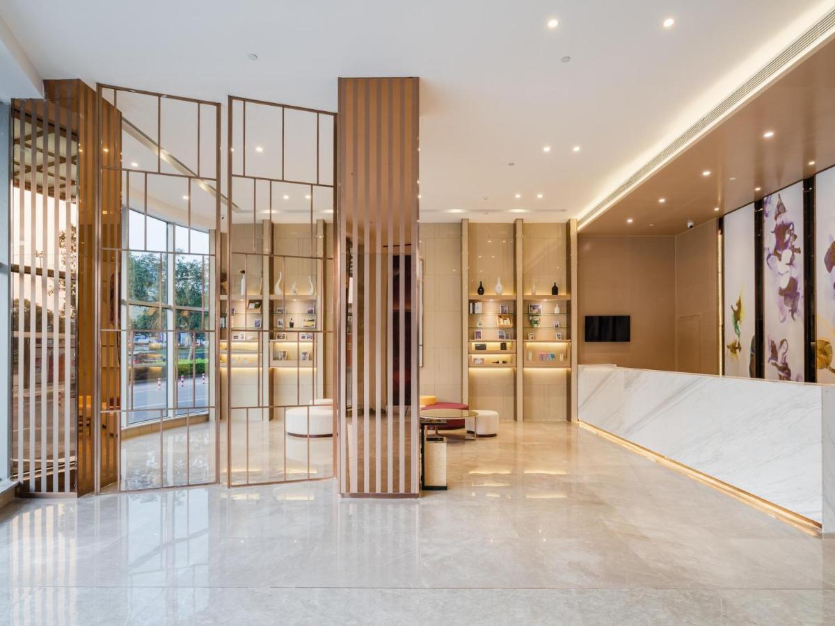 Lavande Hotel Luzhou Wanda Plaza Southwest Commercial City Exterior photo