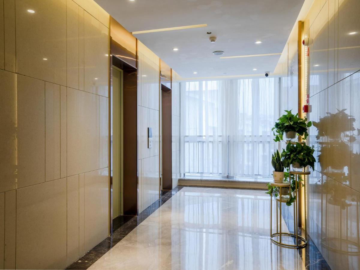Lavande Hotel Luzhou Wanda Plaza Southwest Commercial City Exterior photo