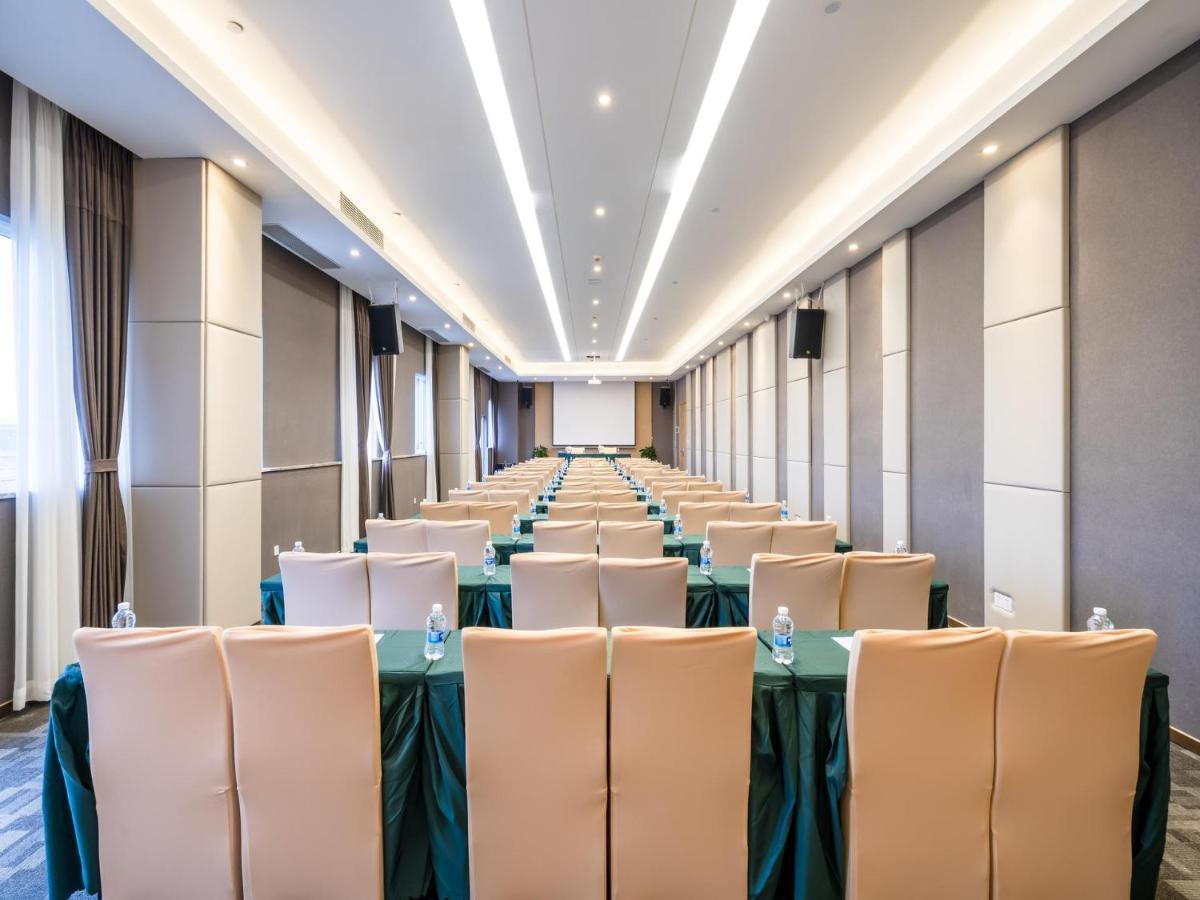 Lavande Hotel Luzhou Wanda Plaza Southwest Commercial City Exterior photo