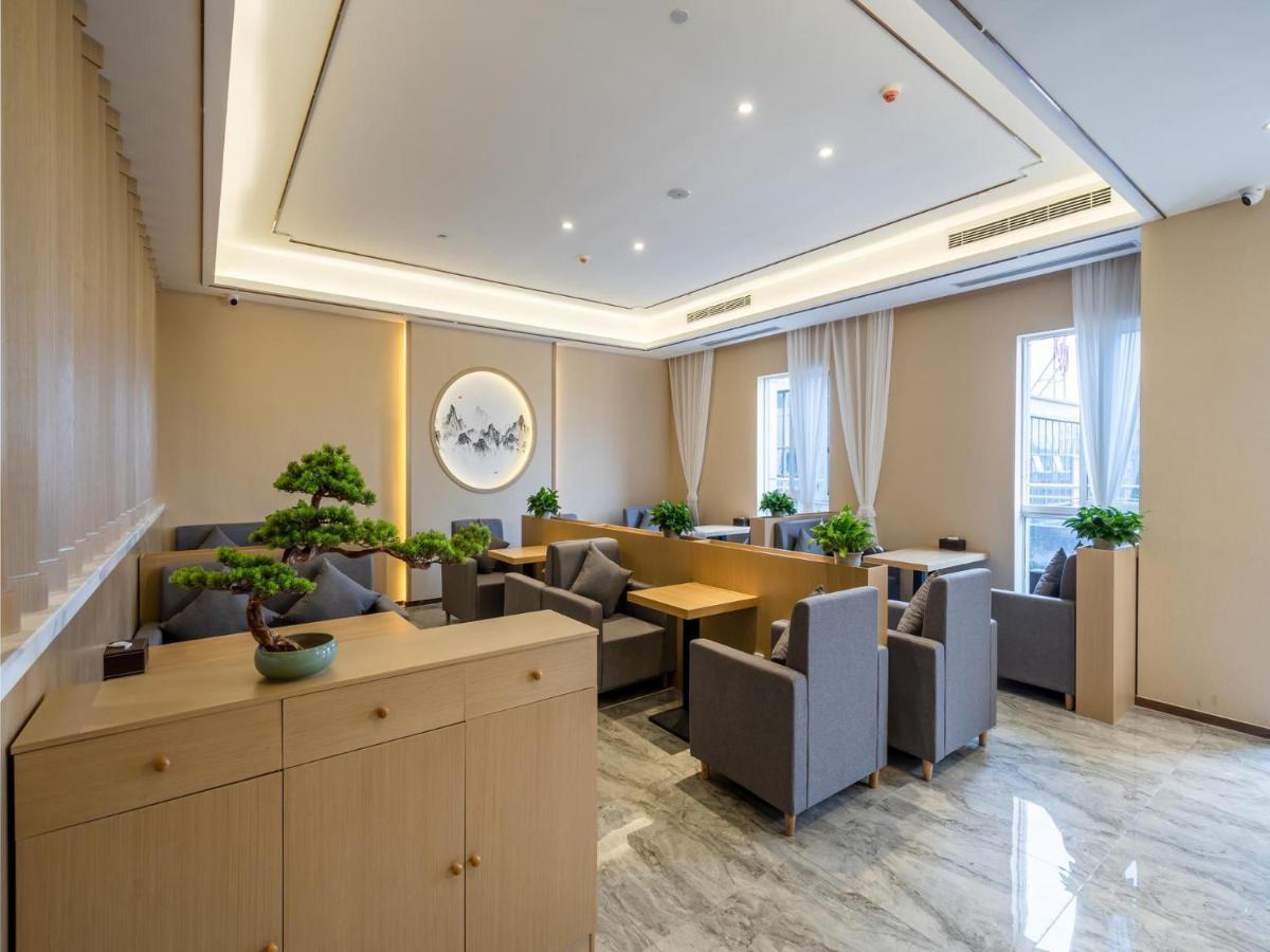 Lavande Hotel Luzhou Wanda Plaza Southwest Commercial City Exterior photo
